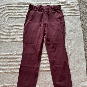 Maroon Stretch High-Rise Pant 7/8 Length (size 4)